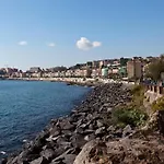 Tra Le Colonne * Pozzuoli